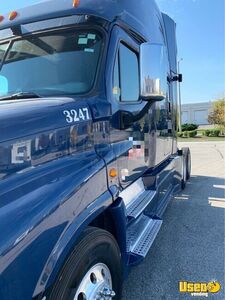 2016 Cascadia Freightliner Semi Truck 6 Ontario for Sale