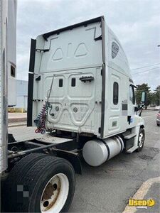 2016 Cascadia Freightliner Semi Truck 6 Texas for Sale