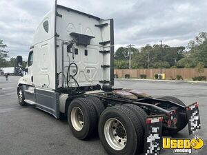 2016 Cascadia Freightliner Semi Truck 7 Florida for Sale