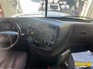 2016 Cascadia Freightliner Semi Truck 8 California for Sale