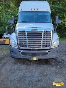 2016 Cascadia Freightliner Semi Truck 9 New Jersey for Sale