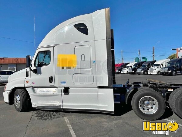 2016 Cascadia Freightliner Semi Truck Arizona for Sale