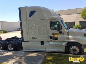 2016 Cascadia Freightliner Semi Truck California for Sale