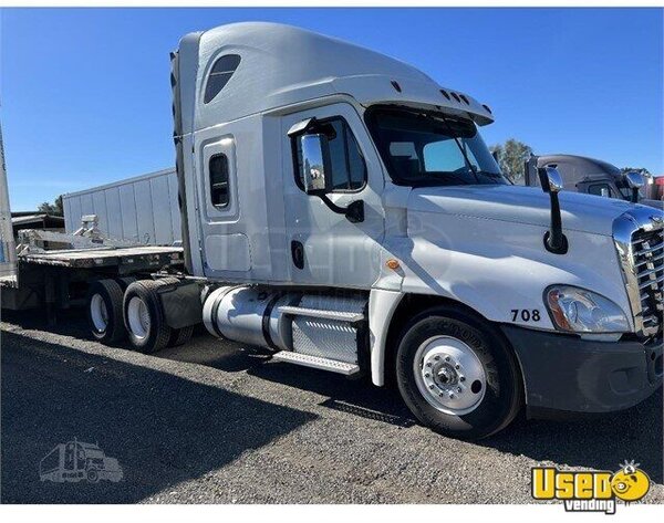 2016 Cascadia Freightliner Semi Truck California for Sale