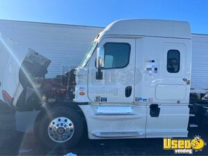 2016 Cascadia Freightliner Semi Truck California for Sale