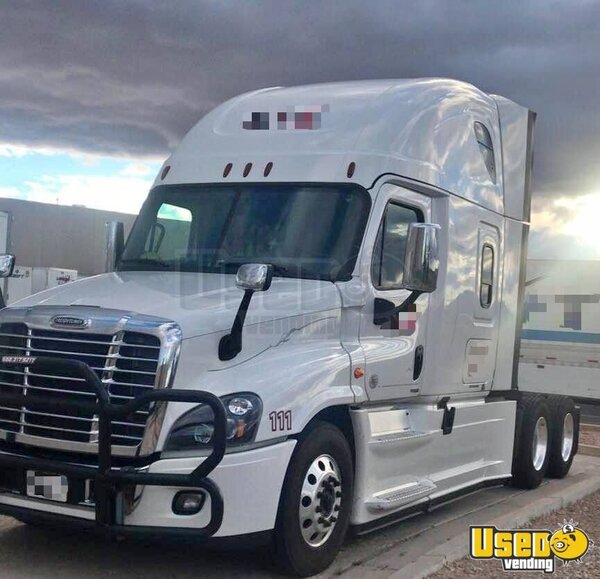 2016 Cascadia Freightliner Semi Truck California for Sale