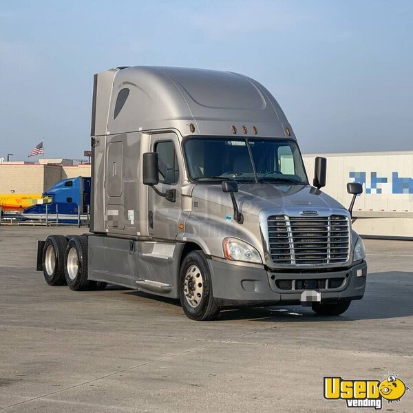 2016 Cascadia Freightliner Semi Truck California for Sale