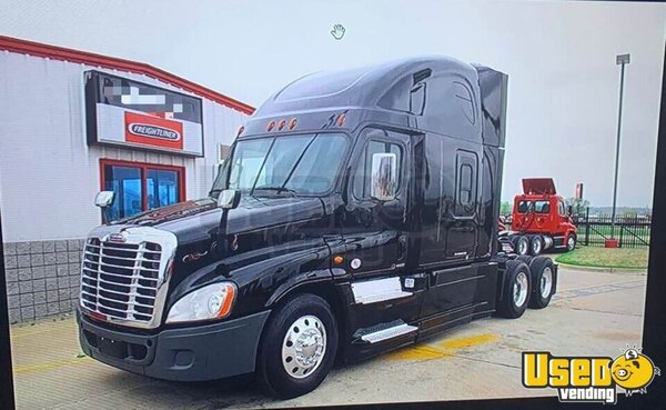 2016 Cascadia Freightliner Semi Truck California for Sale