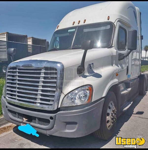 2016 Cascadia Freightliner Semi Truck California for Sale