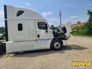 2016 Cascadia Freightliner Semi Truck Chrome Package North Carolina for Sale