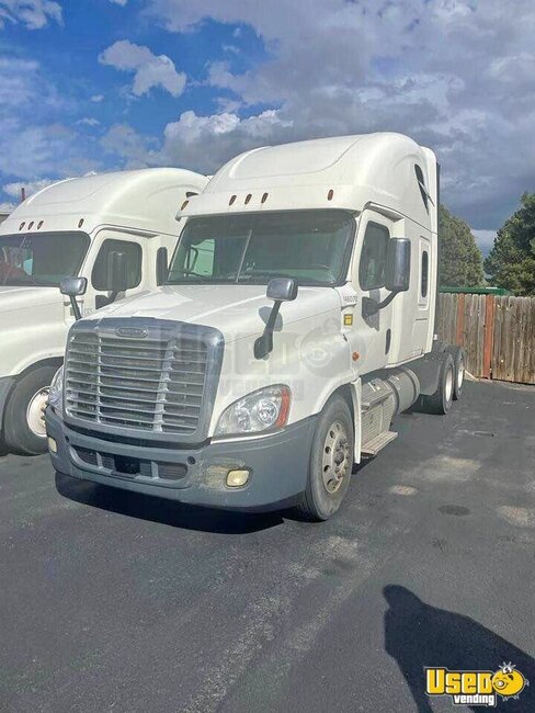 2016 Cascadia Freightliner Semi Truck Colorado for Sale