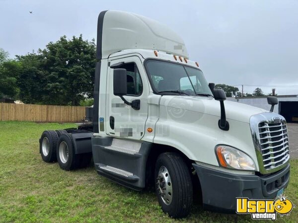 2016 Cascadia Freightliner Semi Truck Connecticut for Sale