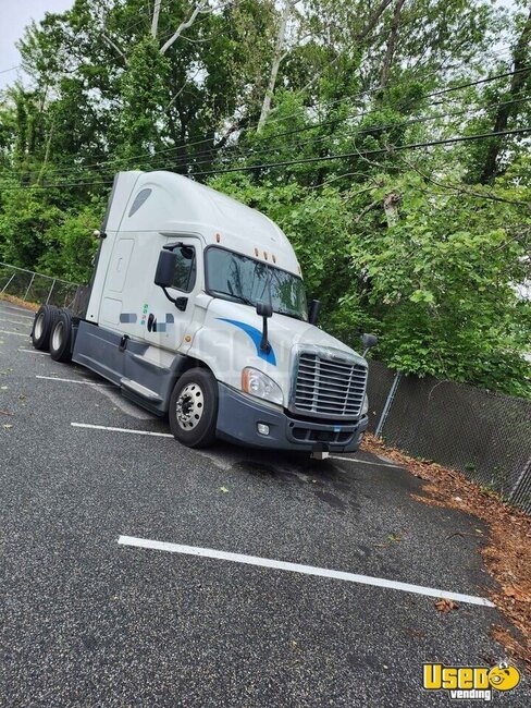 2016 Cascadia Freightliner Semi Truck Delaware for Sale