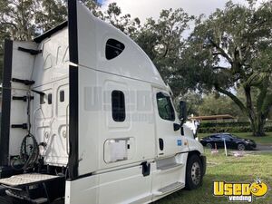 2016 Cascadia Freightliner Semi Truck Double Bunk Florida for Sale