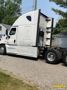 2016 Cascadia Freightliner Semi Truck Double Bunk Michigan for Sale