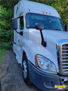 2016 Cascadia Freightliner Semi Truck Double Bunk New Jersey for Sale