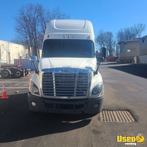 2016 Cascadia Freightliner Semi Truck Double Bunk New Jersey for Sale