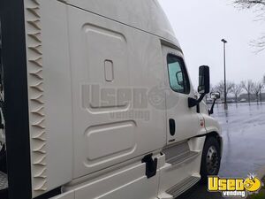 2016 Cascadia Freightliner Semi Truck Double Bunk Pennsylvania for Sale