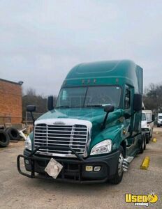 2016 Cascadia Freightliner Semi Truck Double Bunk Texas for Sale