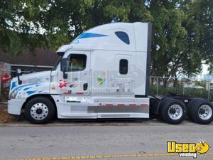 2016 Cascadia Freightliner Semi Truck Florida for Sale