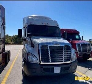 2016 Cascadia Freightliner Semi Truck Fridge Missouri for Sale