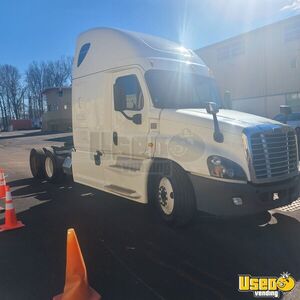 2016 Cascadia Freightliner Semi Truck Fridge New Jersey for Sale