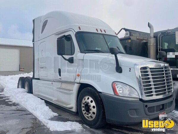 2016 Cascadia Freightliner Semi Truck Idaho for Sale