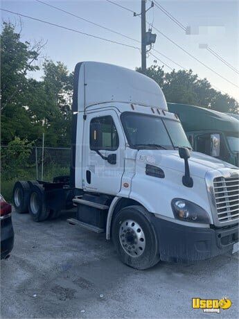 2016 Cascadia Freightliner Semi Truck Indiana for Sale