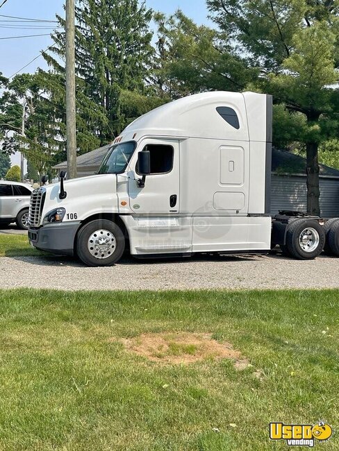 2016 Cascadia Freightliner Semi Truck Michigan for Sale