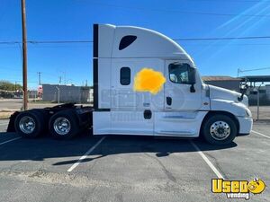 2016 Cascadia Freightliner Semi Truck Microwave Arizona for Sale