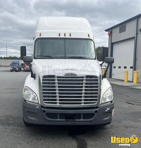 2016 Cascadia Freightliner Semi Truck Microwave Florida for Sale