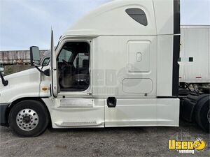 2016 Cascadia Freightliner Semi Truck Microwave Georgia for Sale