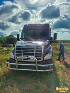 2016 Cascadia Freightliner Semi Truck Microwave Oklahoma for Sale