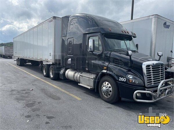 2016 Cascadia Freightliner Semi Truck Minnesota for Sale