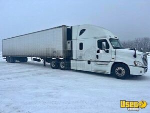 2016 Cascadia Freightliner Semi Truck Minnesota for Sale