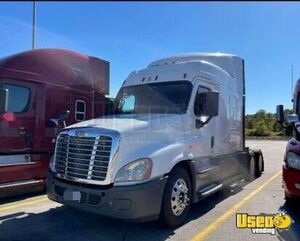 2016 Cascadia Freightliner Semi Truck Missouri for Sale