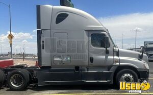 2016 Cascadia Freightliner Semi Truck Nevada for Sale