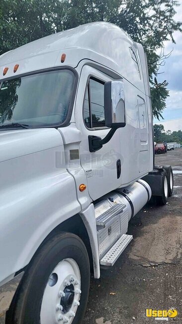 2016 Cascadia Freightliner Semi Truck New Jersey for Sale