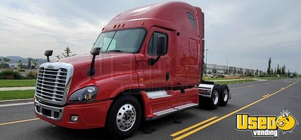 2016 Cascadia Freightliner Semi Truck Oregon for Sale
