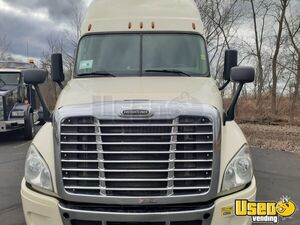 2016 Cascadia Freightliner Semi Truck Pennsylvania for Sale