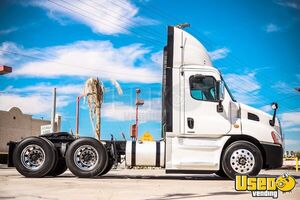 2016 Cascadia Freightliner Semi Truck Roof Wing California for Sale
