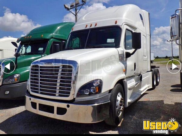 2016 Cascadia Freightliner Semi Truck Tennessee for Sale