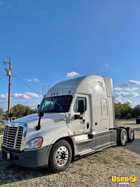 2016 Cascadia Freightliner Semi Truck Texas for Sale