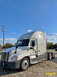 2016 Cascadia Freightliner Semi Truck Texas for Sale