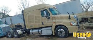 2016 Cascadia Freightliner Semi Truck Texas for Sale