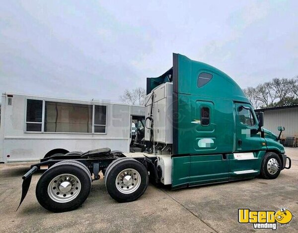 2016 Cascadia Freightliner Semi Truck Texas for Sale