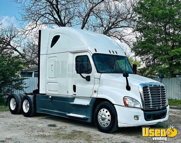 2016 Cascadia Freightliner Semi Truck Texas for Sale