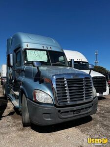 2016 Cascadia Freightliner Semi Truck Texas for Sale