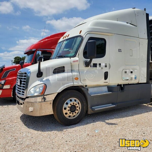 2016 Cascadia Freightliner Semi Truck Texas for Sale