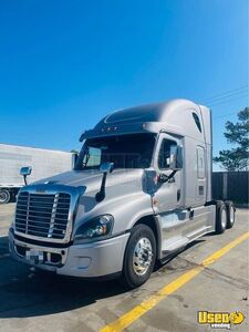 2016 Cascadia Freightliner Semi Truck Texas for Sale